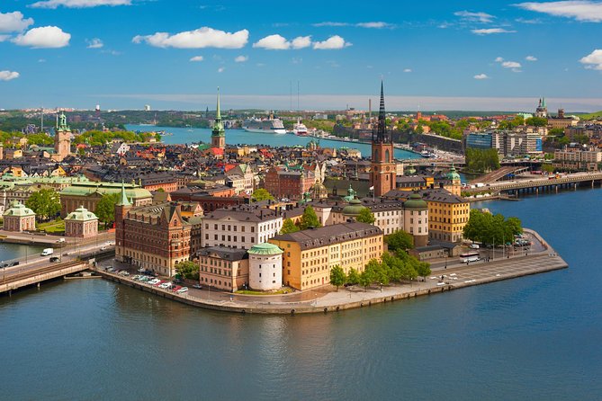 Stockholm Syndrome Private Walking Tour - Norrmalmstorg and the unusual opening story