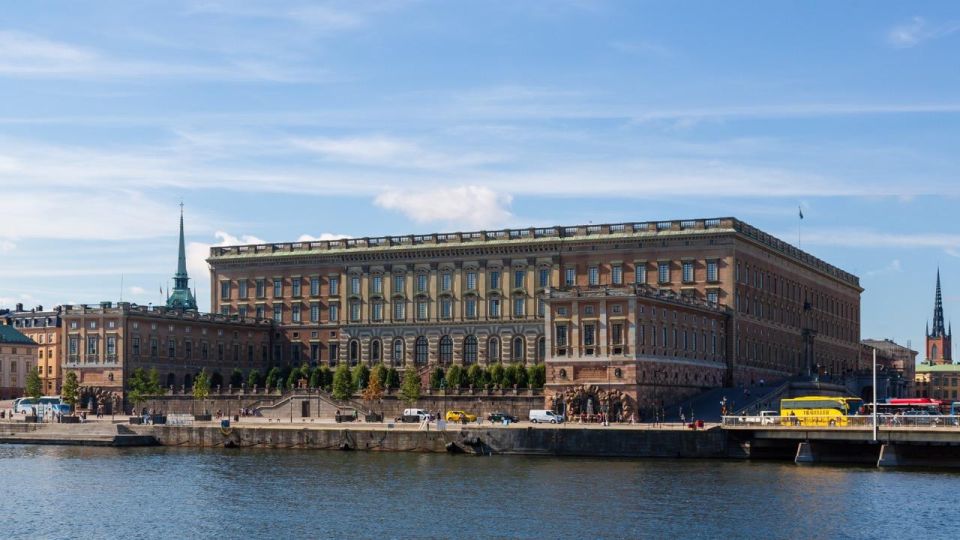 Stockholm: Walking tour of Gamla Stan, the Old Town - Starting at Gustav Adolfs Torg