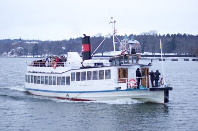 Winter Boat Tour with Guide