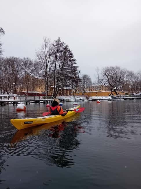 Stockholm: Winter Kayaking Tour through the City Centre - The first 30 minutes: getting dry, safe, and ready