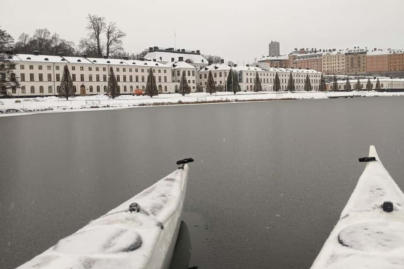Stockholm: Winter Kayaking Tour through the City Centre - How cold does it feel?