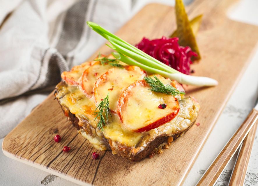 Swedish Food Tasting, Stockholm Old Town Restaurants Tour - Why the pastry shop stop matters