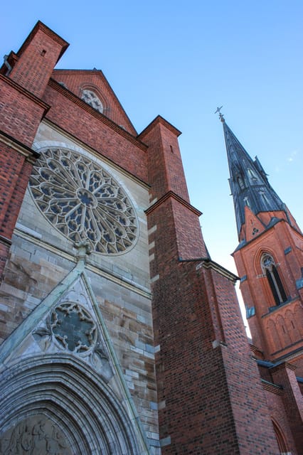 Uppsala: City Highlights and Hidden Gems Walking Tour - Botanical Gardens and Carl Linnaeus